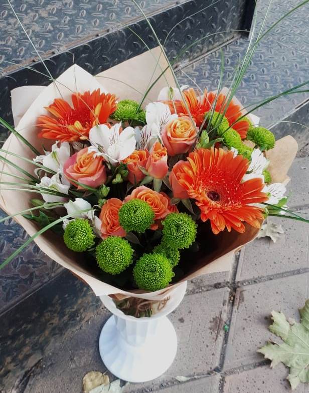 Букет цветов из: Герберы, Хризантемы, Альстромерии и Розы в Партизан