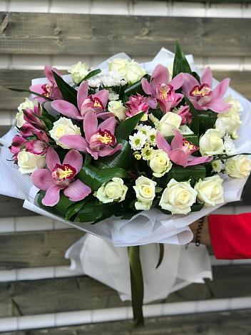 Букет цветов из: Розы и Хризантемы в Партизан
