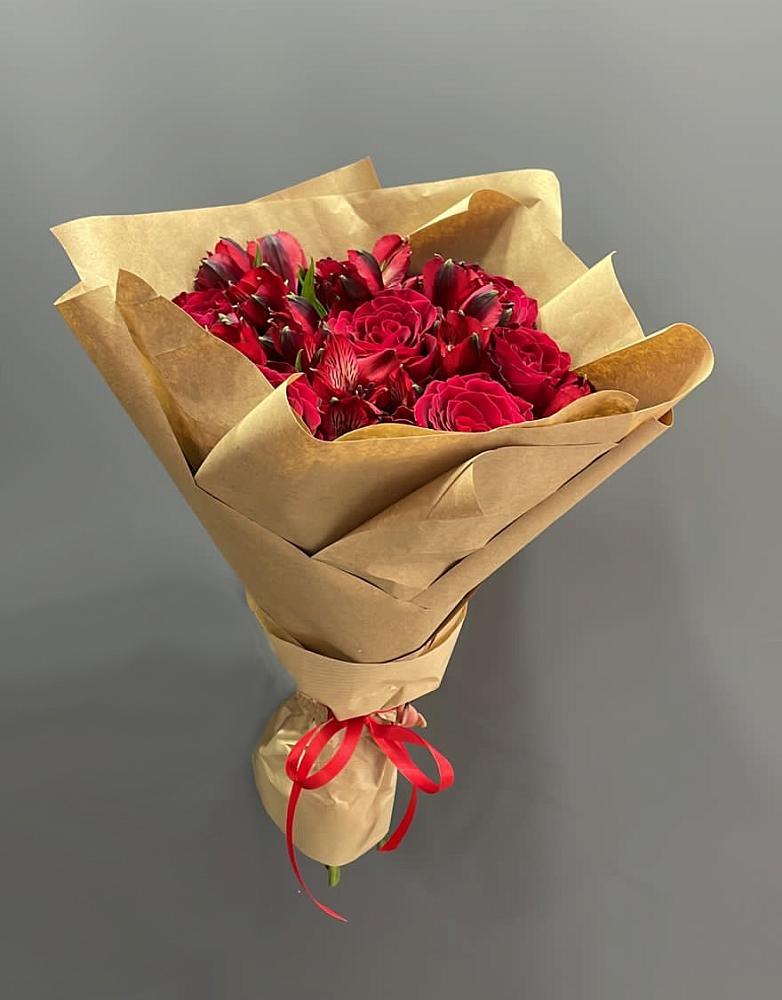 Букет цветов из: Альстромерии и Розы в Партизан