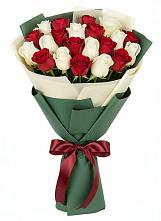 Букет Микс из красных и белых роз в Партизан