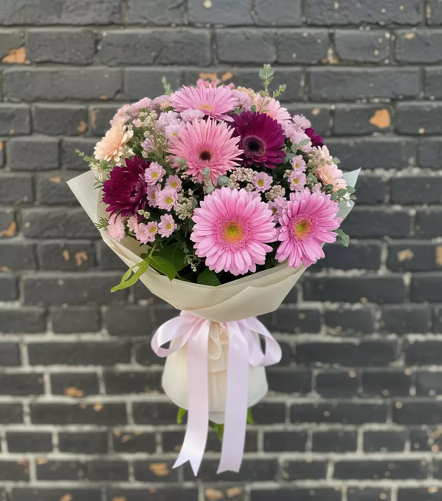 Букет цветов из: Герберы и Хризантемы в Партизан