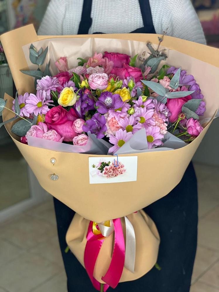 Букет цветов из: Хризантемы, Гвоздики и Альстромерии в Партизан