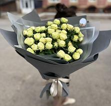 Букет Белые кустовые розы Солинеро в Партизан