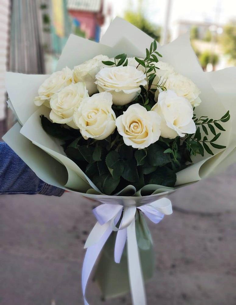 Букет Белые розы Проуд в Партизан