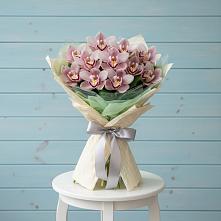 Букет цветов из:  Орхидеи и Розы #REPLACE_PRED# Партизан