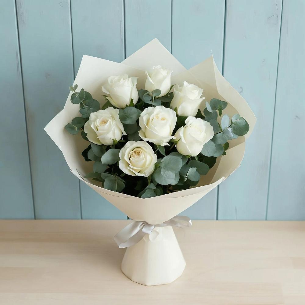Букет Белые розы в Эвкалипте в Партизан