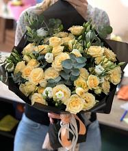 Букет цветов из:  Розы и Лизиантусы #REPLACE_PRED# Партизан