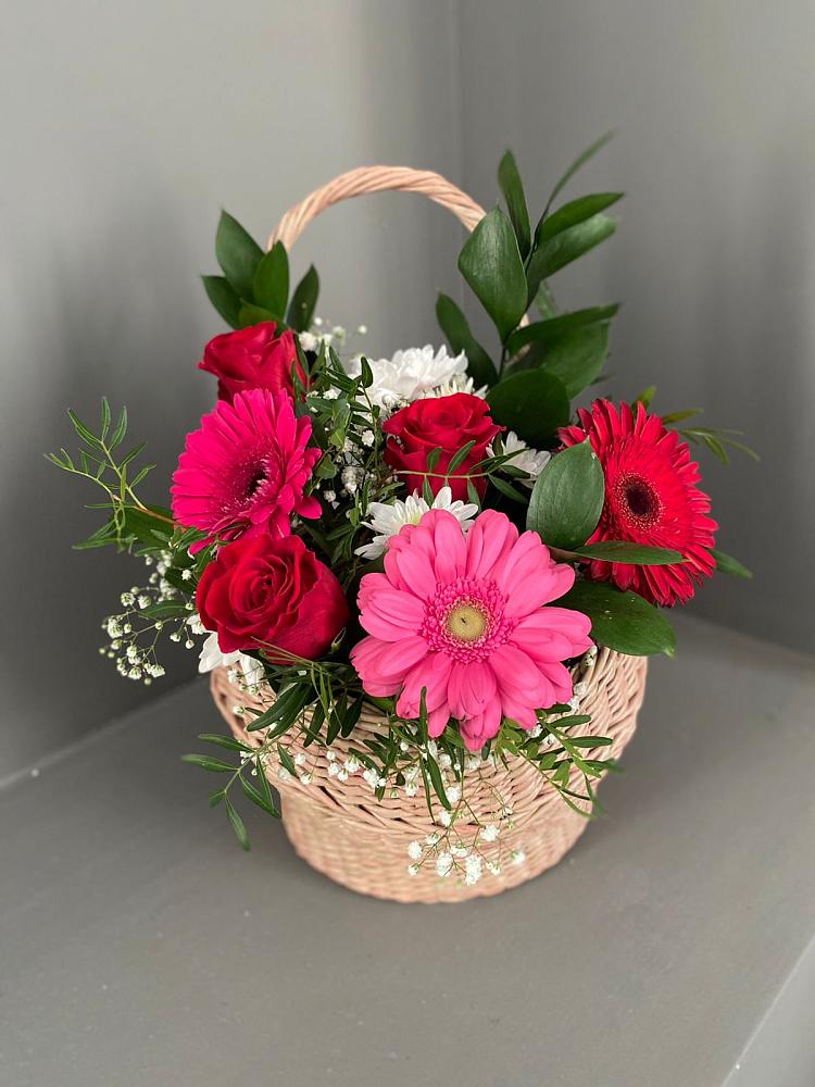 Цветочная композиция из Розы, Хризантемы и Герберы в корзине в Партизан