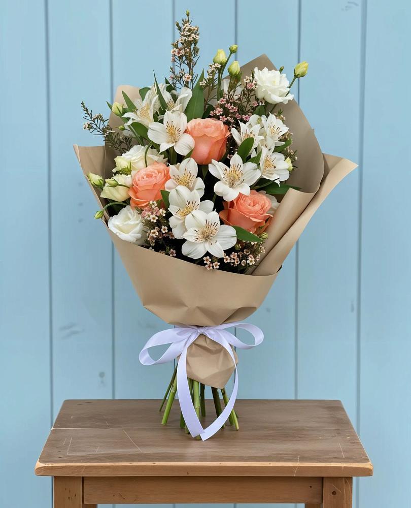 Букет цветов из: Альстромерии, Лизиантусы, Розы и Хризантемы в Партизан